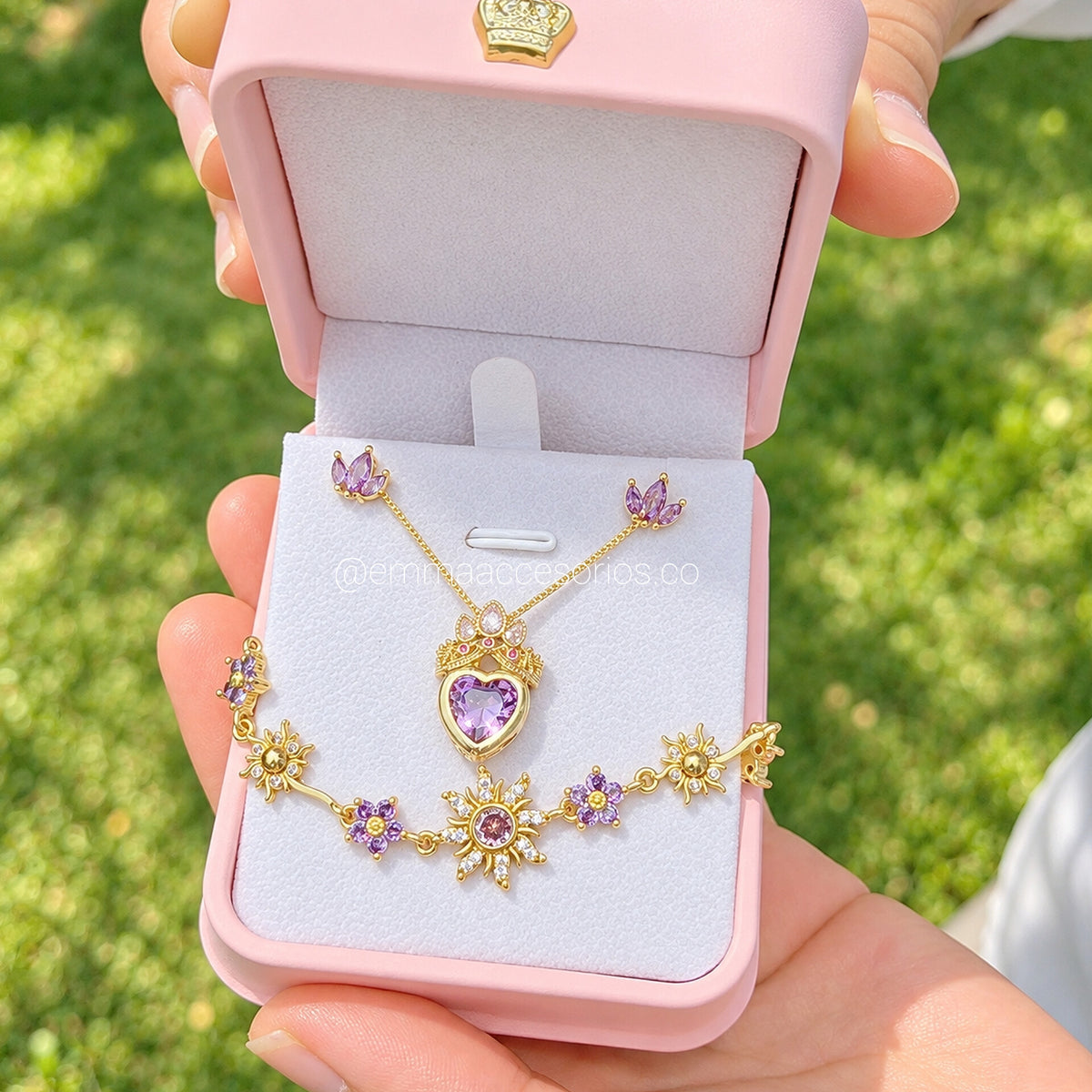 SET RAPUNZEL CORONA + COFRE.
